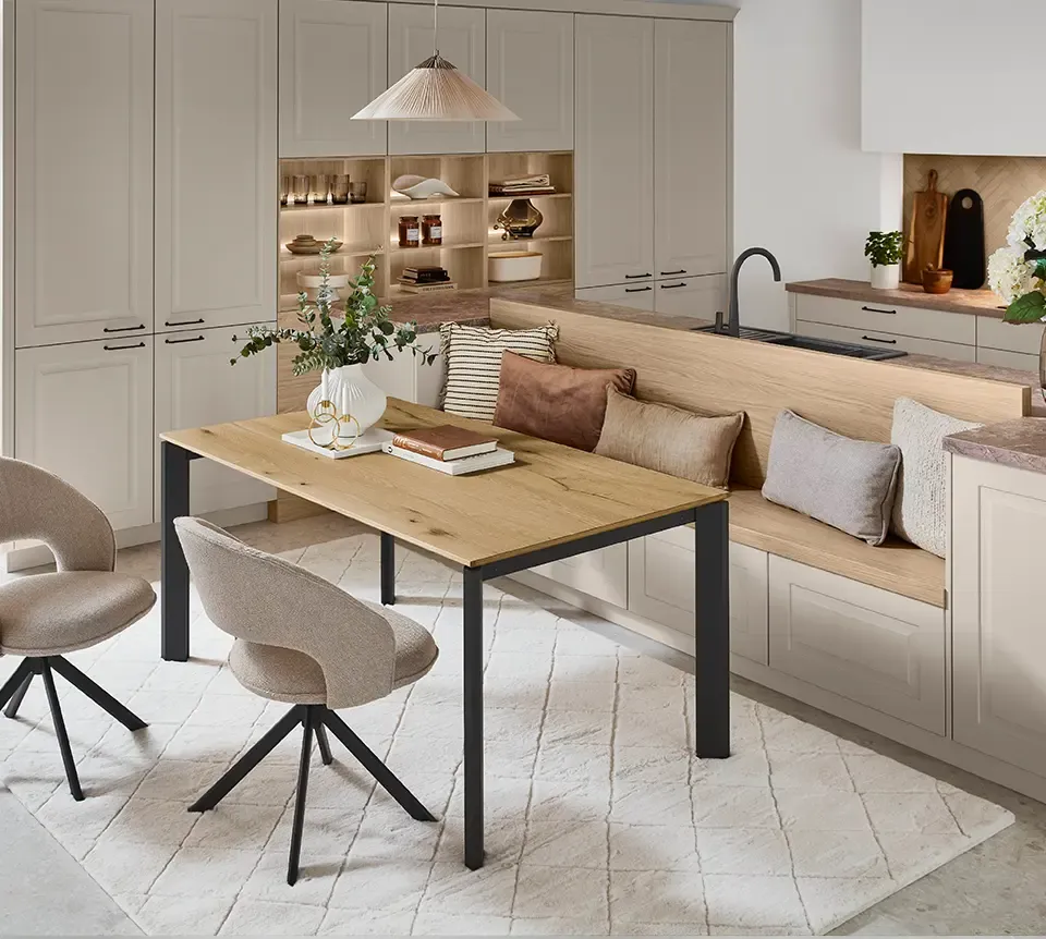 Foto einer gemütlichen hellen Wohnküche