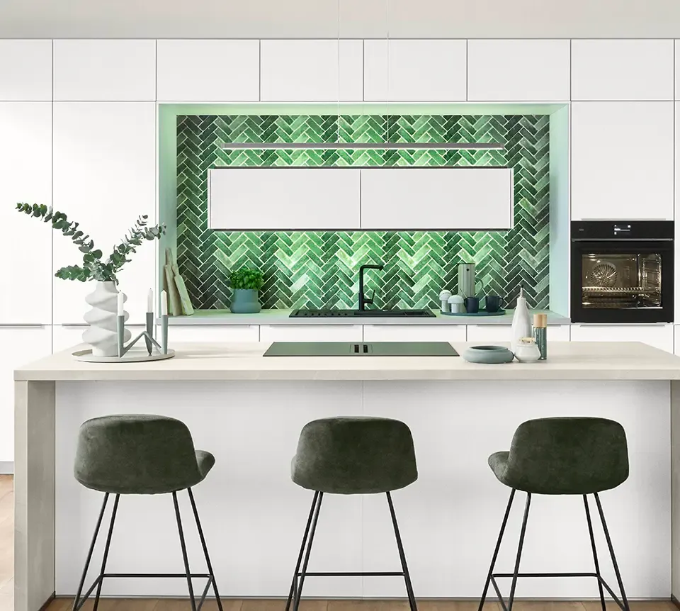 Foto einer modernen Küche mit Kücheninsel